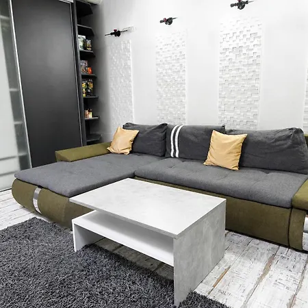 Apartament Ady Haziko *