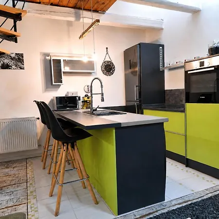 Ady Haziko Apartament Beci