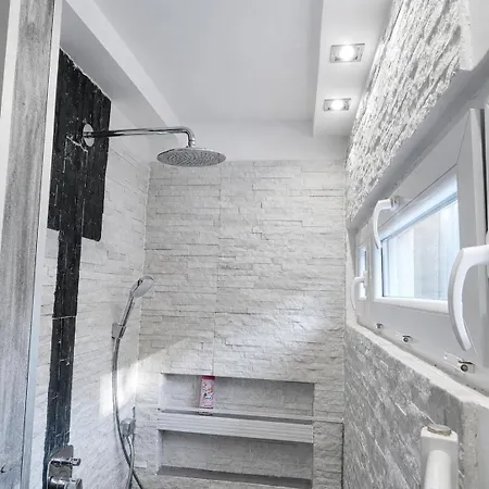 Apartament Ady Haziko Beci